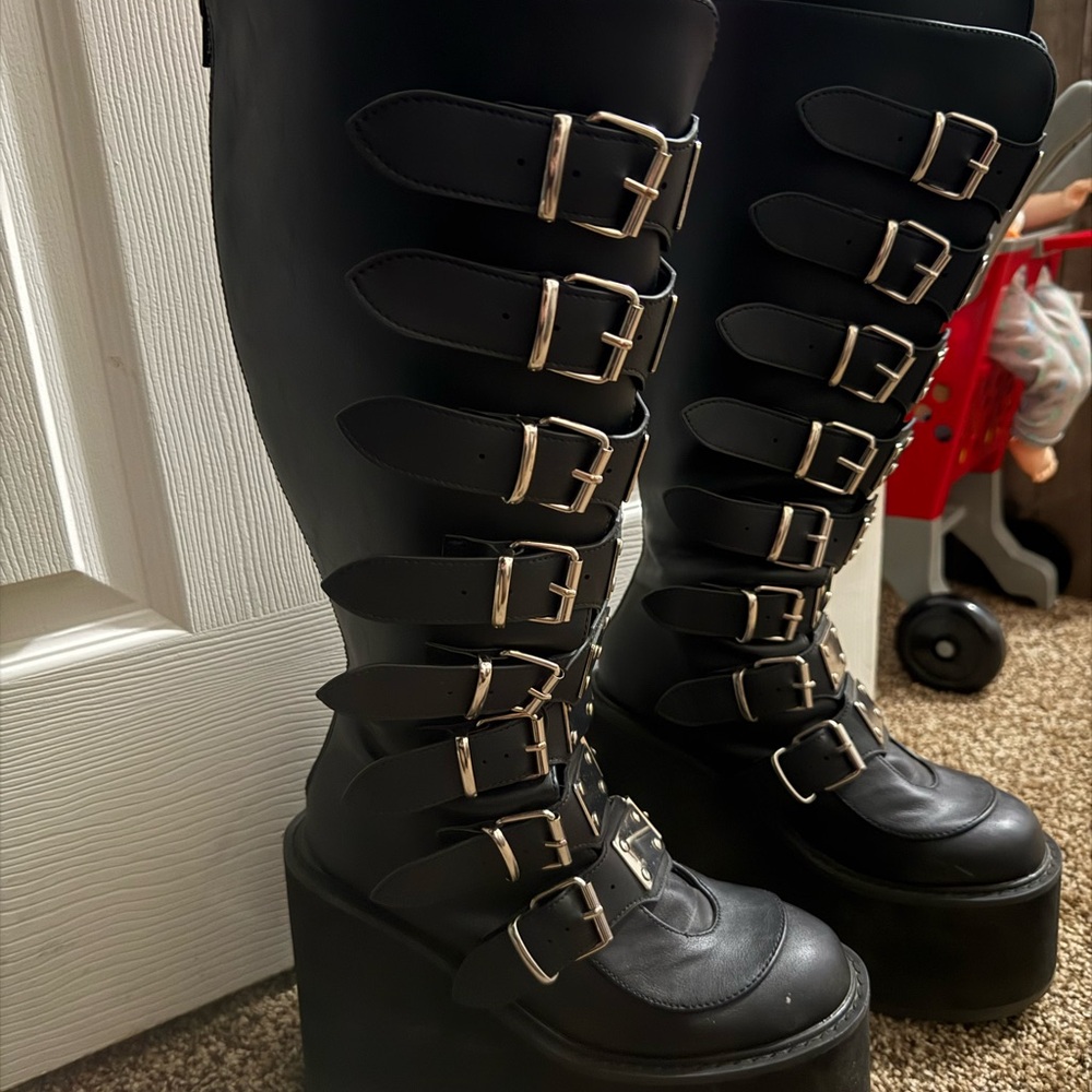 Demonia Swing-815WC Platform Boots